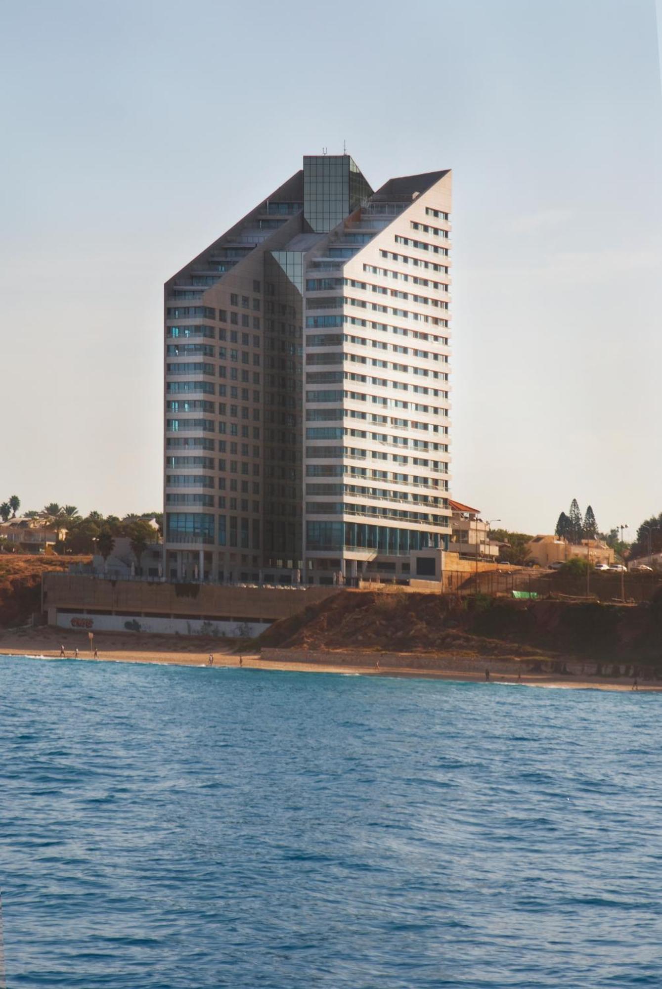 Herbert Samuel Okeanos Suites Herzilya Herzelia Екстериор снимка